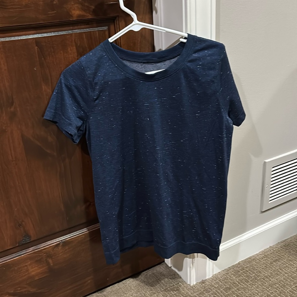 Lululemon Swiftly Tech Navy/Speckle top size 6